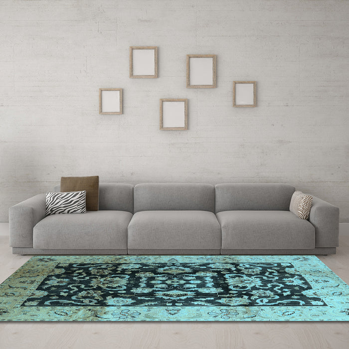 Machine Washable Oriental Light Blue Traditional Rug in a Living Room, wshurb618lblu