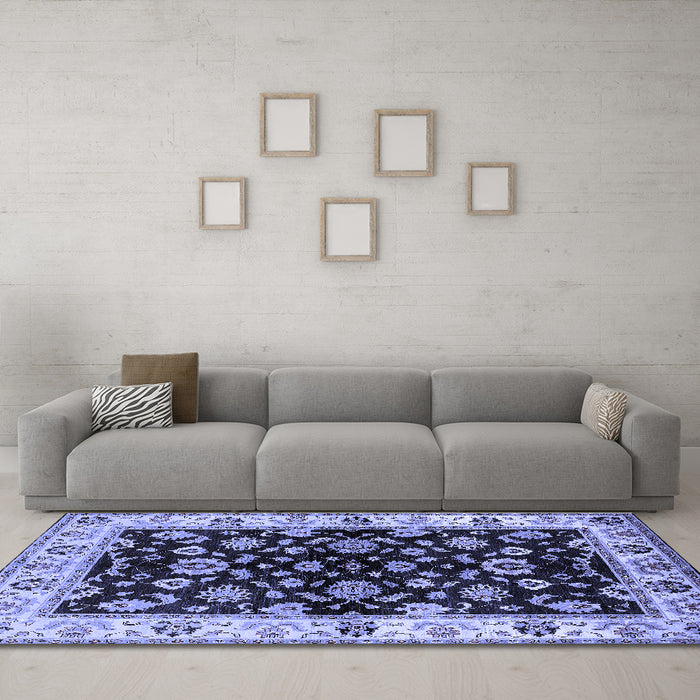 Machine Washable Oriental Blue Traditional Rug in a Living Room, wshurb619blu