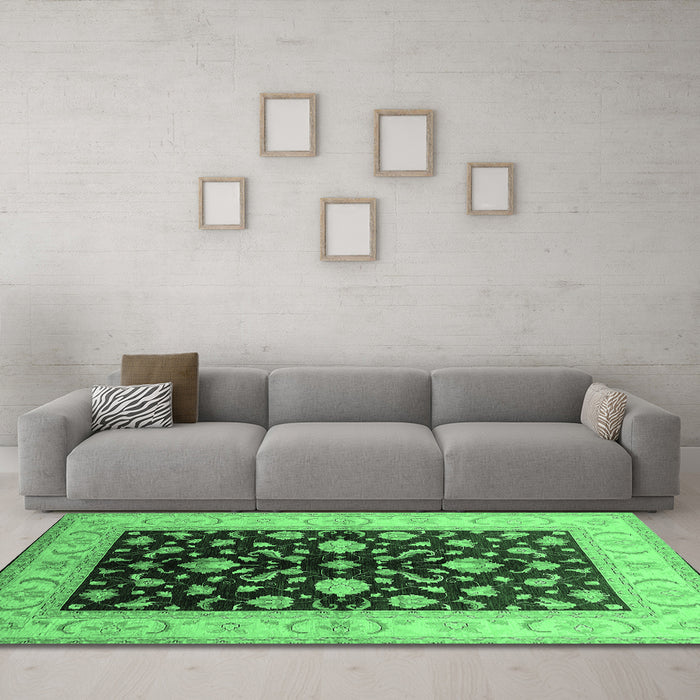 Machine Washable Oriental Emerald Green Traditional Area Rugs in a Living Room,, wshurb621emgrn