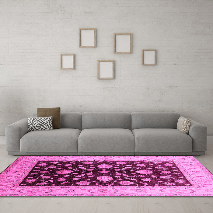 Machine Washable Oriental Pink Traditional Rug in a Living Room, wshurb621pnk