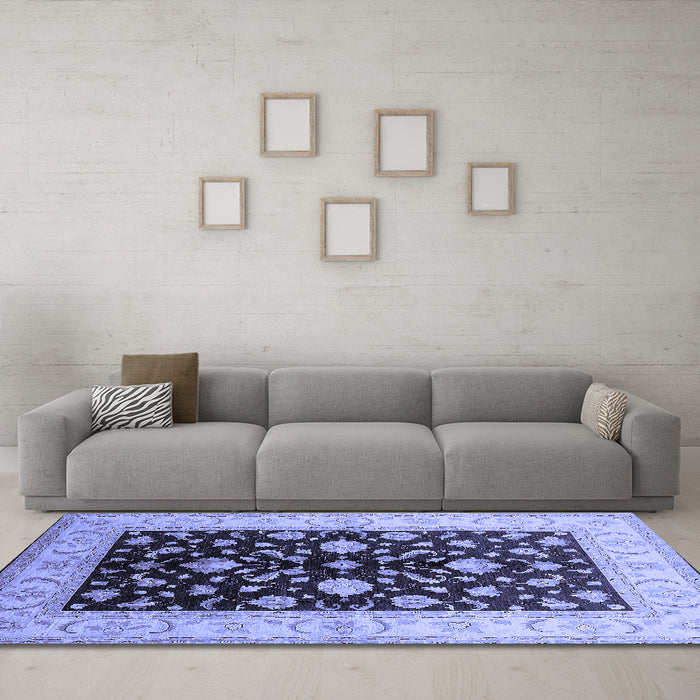 Machine Washable Oriental Blue Traditional Rug in a Living Room, wshurb621blu