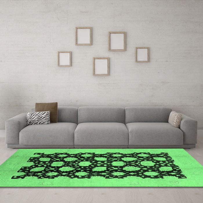 Machine Washable Oriental Emerald Green Traditional Area Rugs in a Living Room,, wshurb623emgrn