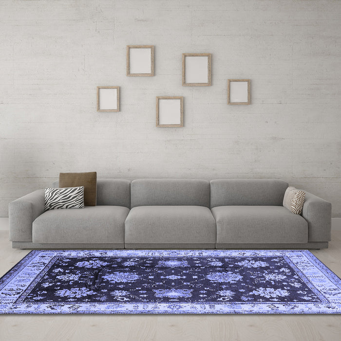 Machine Washable Oriental Blue Traditional Rug in a Living Room, wshurb624blu