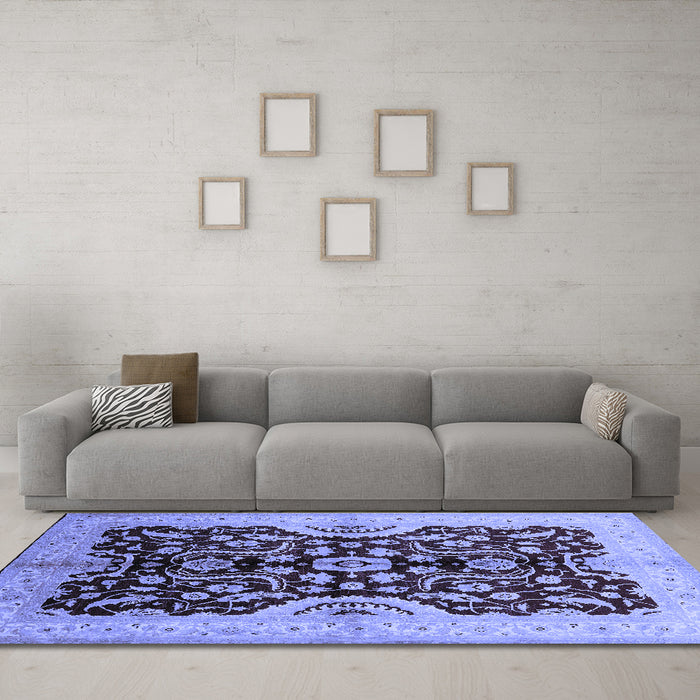 Machine Washable Oriental Blue Traditional Rug in a Living Room, wshurb625blu