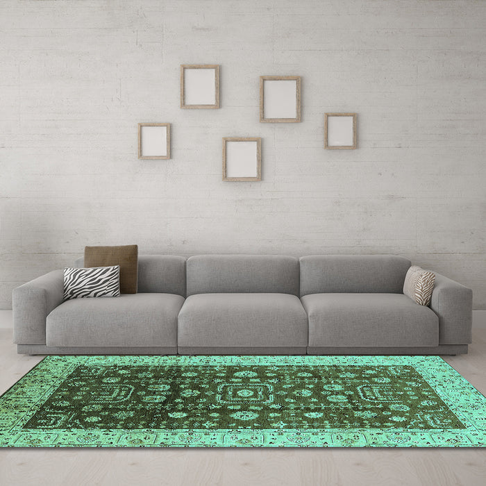 Machine Washable Oriental Turquoise Traditional Area Rugs in a Living Room,, wshurb628turq