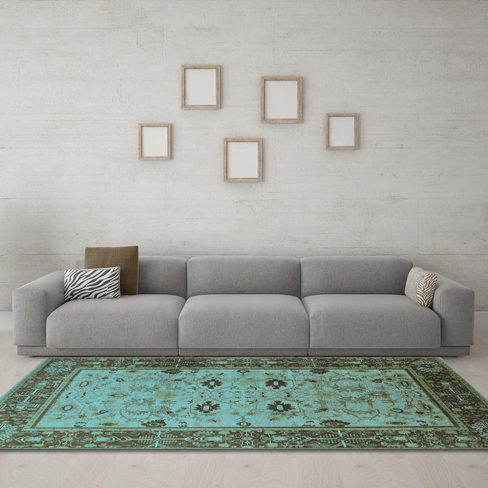 Machine Washable Oriental Light Blue Traditional Rug in a Living Room, wshurb631lblu