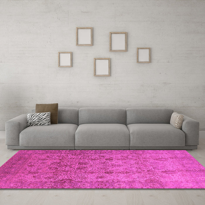 Machine Washable Oriental Pink Traditional Rug in a Living Room, wshurb633pnk