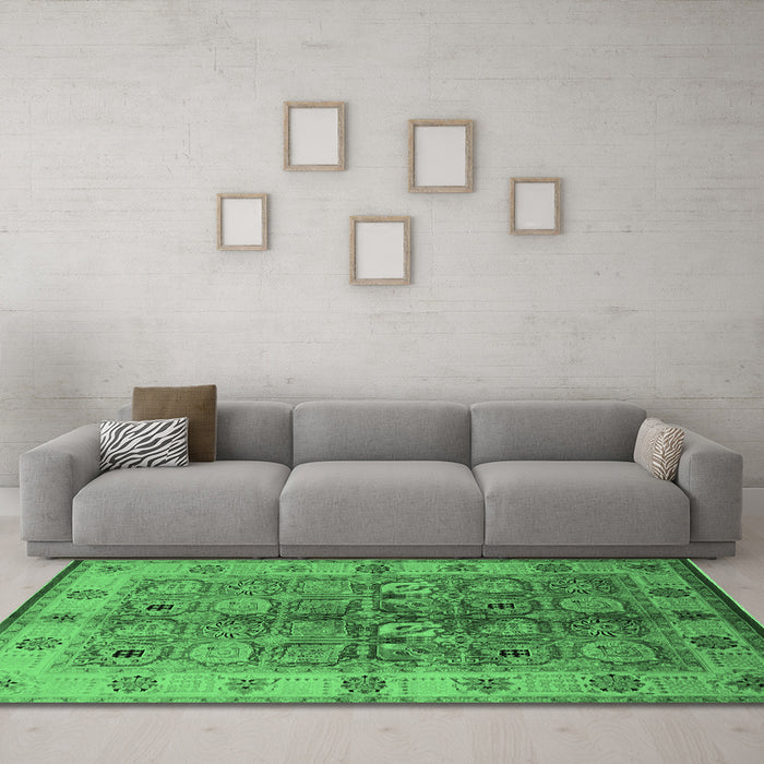 Machine Washable Oriental Emerald Green Industrial Area Rugs in a Living Room,, wshurb636emgrn