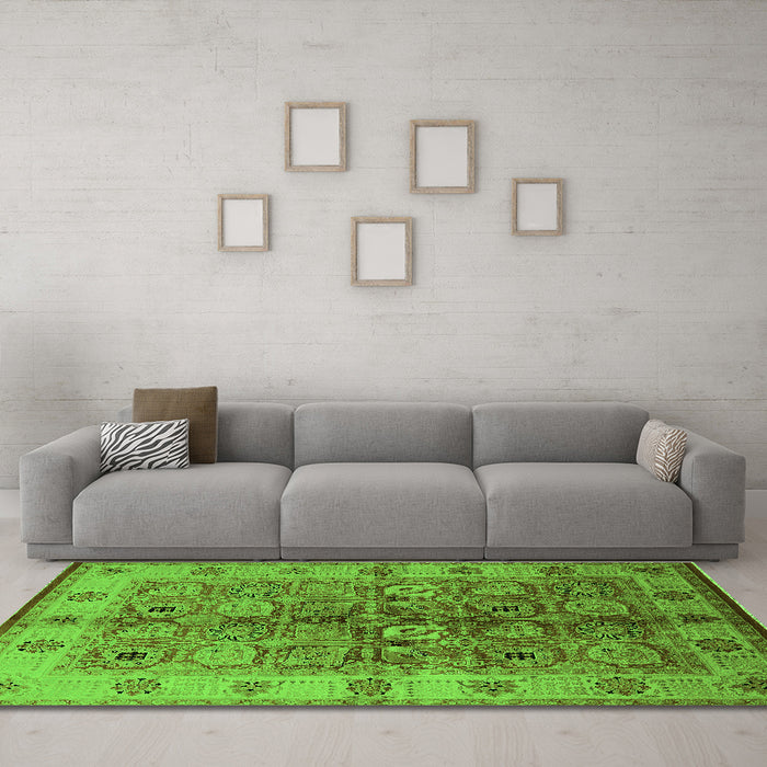 Machine Washable Oriental Green Industrial Area Rugs in a Living Room,, wshurb636grn