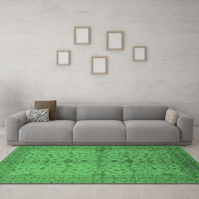 Machine Washable Oriental Emerald Green Industrial Area Rugs in a Living Room,, wshurb638emgrn