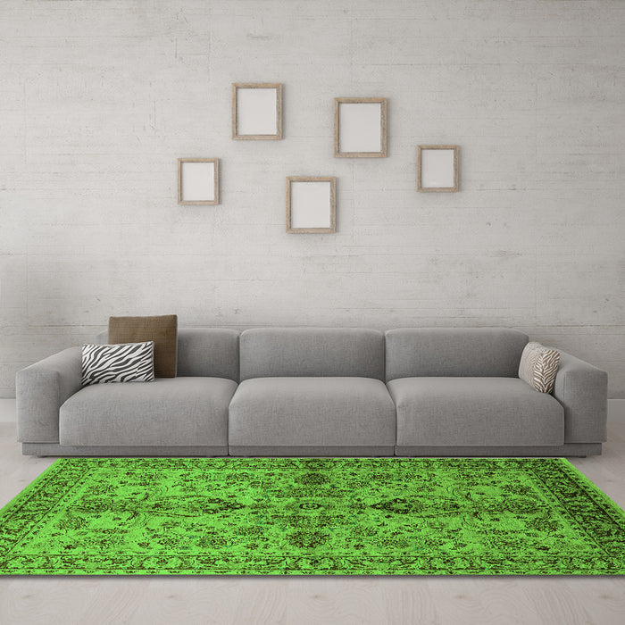 Machine Washable Oriental Green Industrial Area Rugs in a Living Room,, wshurb639grn
