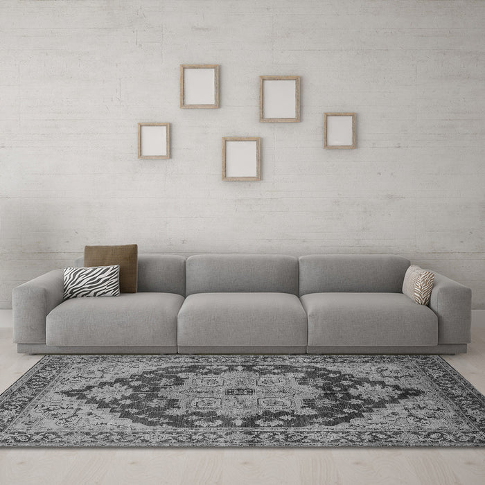 Machine Washable Oriental Gray Industrial Rug in a Living Room,, wshurb640gry