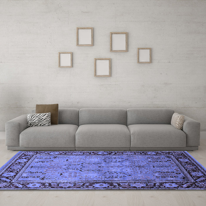 Machine Washable Oriental Blue Industrial Rug in a Living Room, wshurb641blu