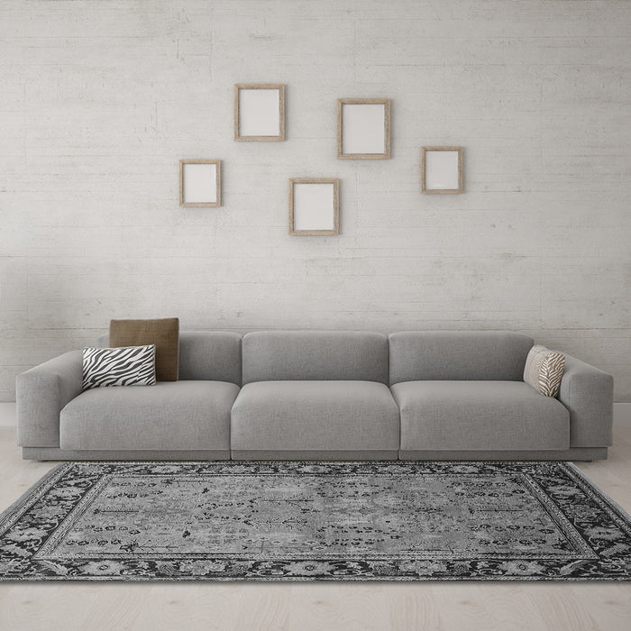 Machine Washable Oriental Gray Industrial Rug in a Living Room,, wshurb641gry