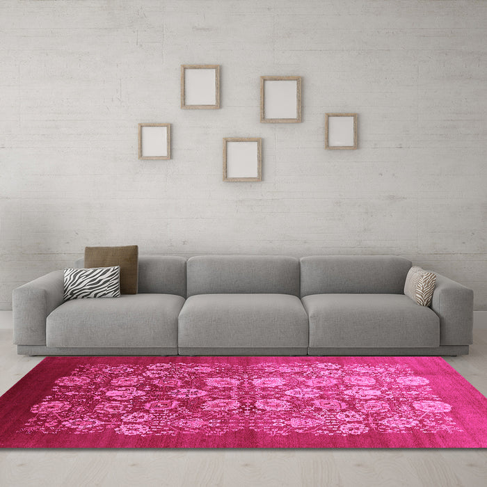 Machine Washable Oriental Pink Industrial Rug in a Living Room, wshurb642pnk