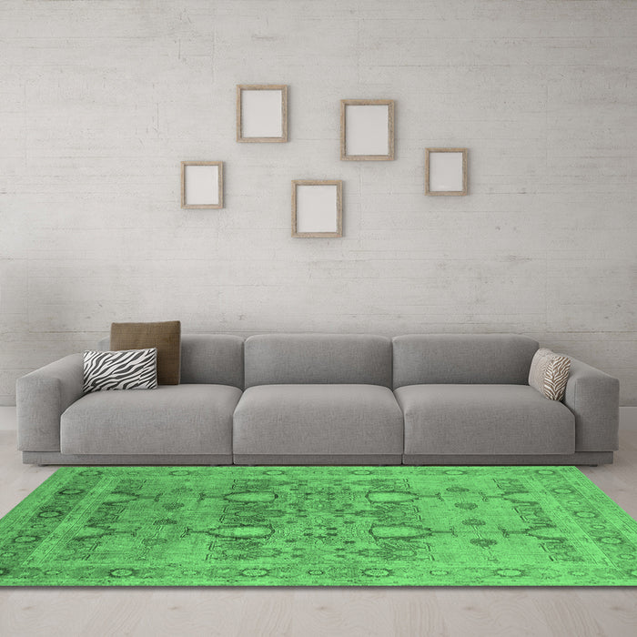 Machine Washable Oriental Emerald Green Industrial Area Rugs in a Living Room,, wshurb643emgrn