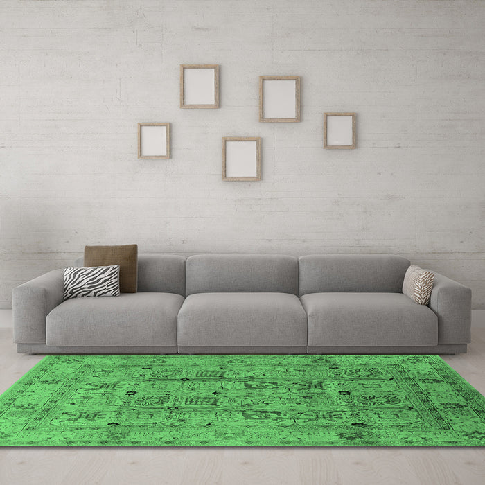Machine Washable Oriental Emerald Green Industrial Area Rugs in a Living Room,, wshurb644emgrn