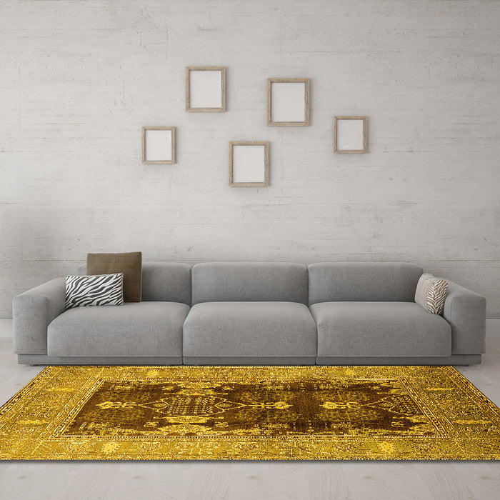 Machine Washable Oriental Yellow Industrial Rug in a Living Room, wshurb645yw