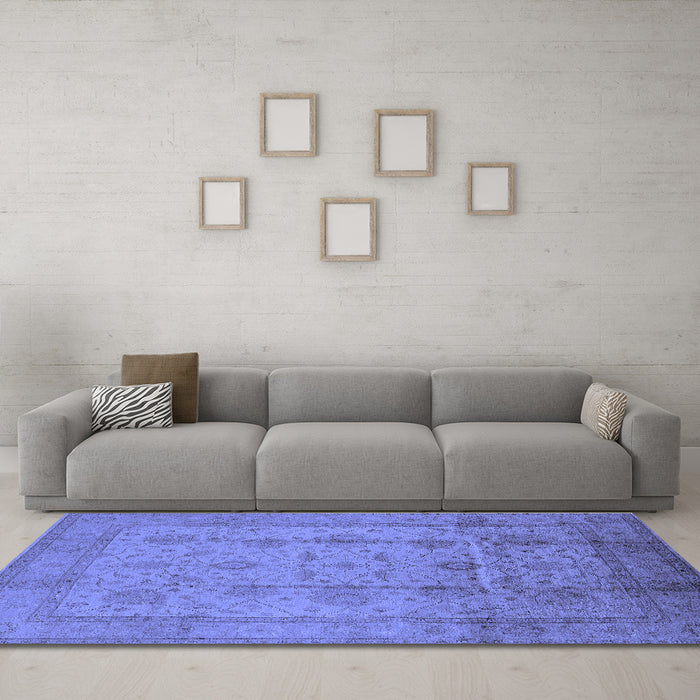 Machine Washable Oriental Blue Industrial Rug in a Living Room, wshurb646blu