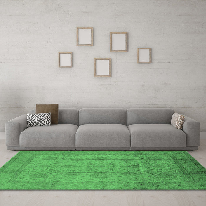 Machine Washable Oriental Emerald Green Industrial Area Rugs in a Living Room,, wshurb646emgrn