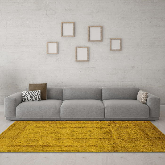 Machine Washable Oriental Yellow Industrial Rug in a Living Room, wshurb646yw