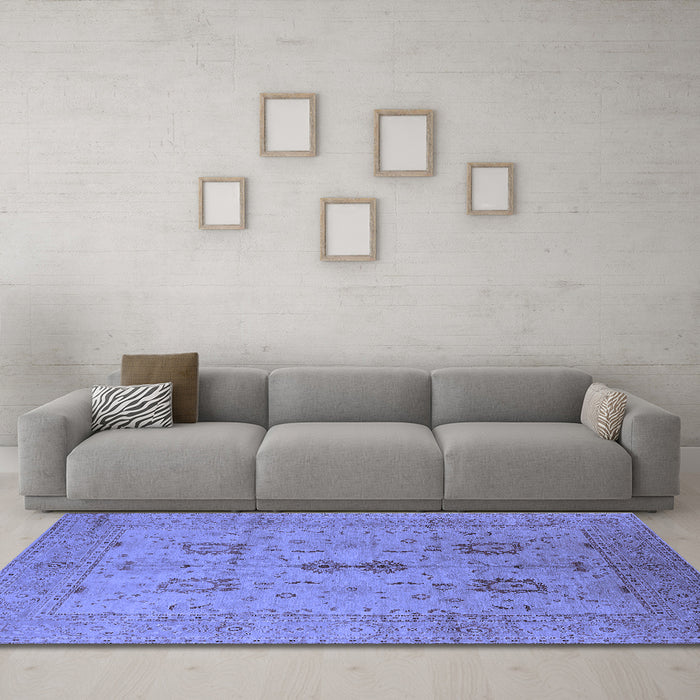 Machine Washable Oriental Blue Industrial Rug in a Living Room, wshurb647blu