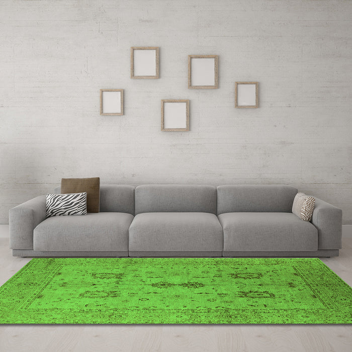 Machine Washable Oriental Green Industrial Area Rugs in a Living Room,, wshurb647grn