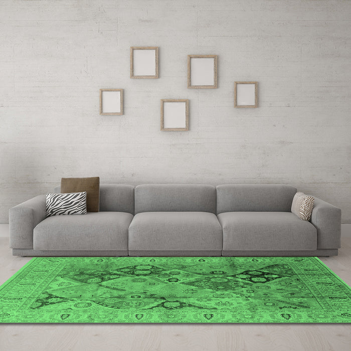 Machine Washable Oriental Emerald Green Industrial Area Rugs in a Living Room,, wshurb648emgrn