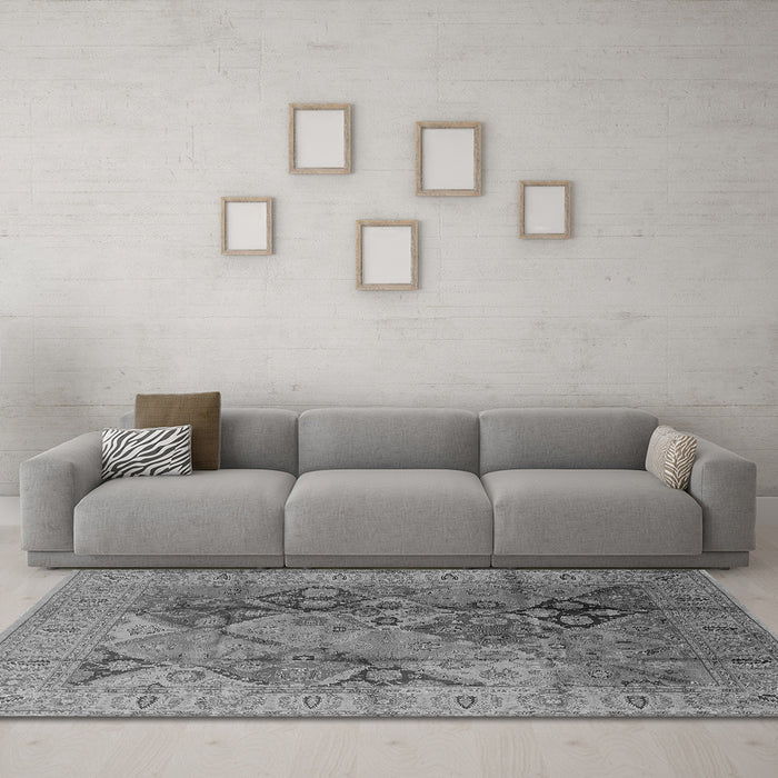 Machine Washable Oriental Gray Industrial Rug in a Living Room,, wshurb648gry