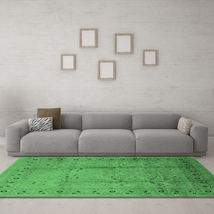 Machine Washable Oriental Emerald Green Industrial Area Rugs in a Living Room,, wshurb649emgrn