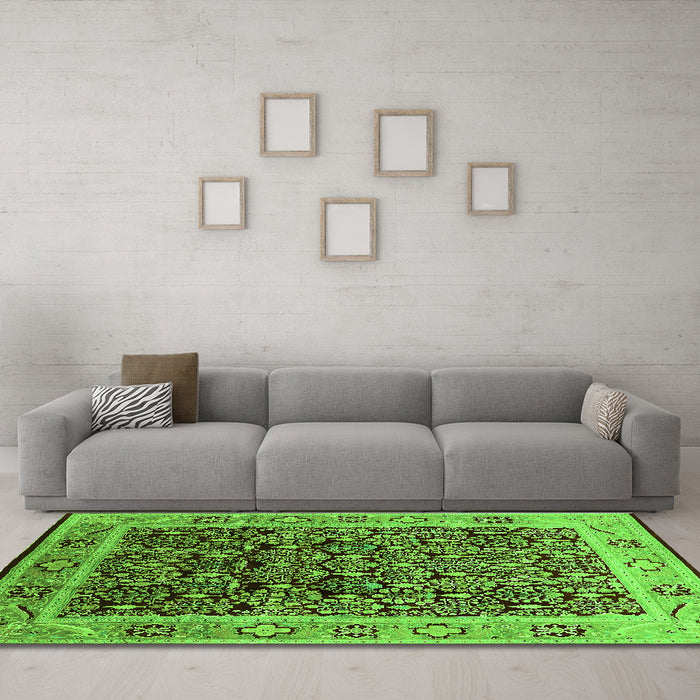 Machine Washable Oriental Green Industrial Area Rugs in a Living Room,, wshurb652grn