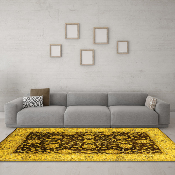 Machine Washable Oriental Yellow Industrial Rug in a Living Room, wshurb657yw