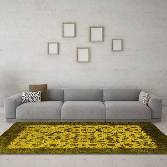 Machine Washable Oriental Yellow Industrial Rug in a Living Room, wshurb658yw