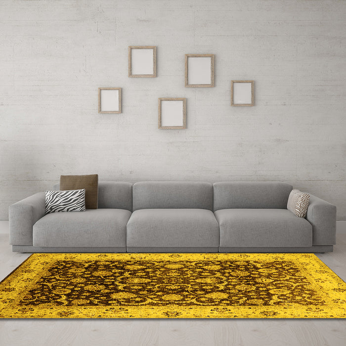 Machine Washable Oriental Yellow Industrial Rug in a Living Room, wshurb659yw