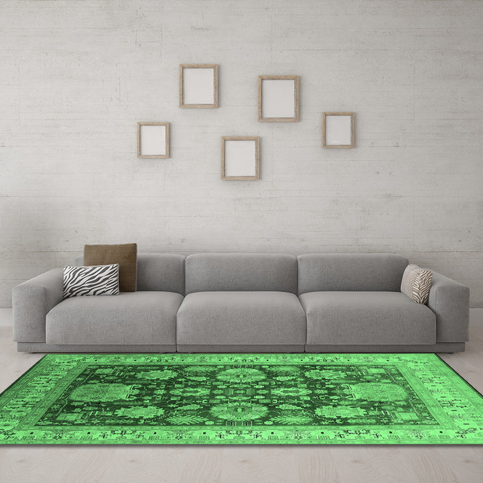 Machine Washable Oriental Emerald Green Industrial Area Rugs in a Living Room,, wshurb660emgrn