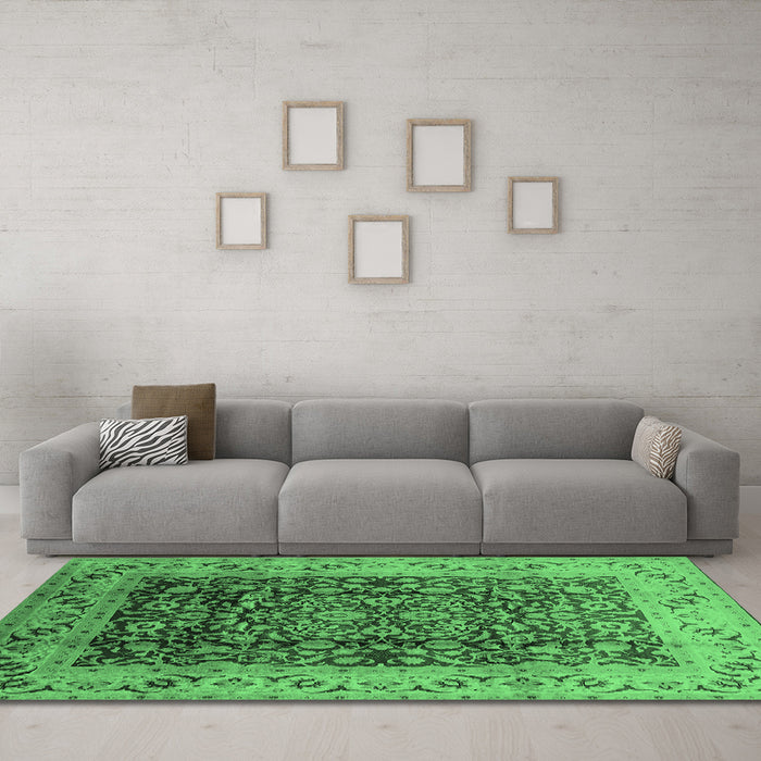 Machine Washable Oriental Emerald Green Industrial Area Rugs in a Living Room,, wshurb661emgrn