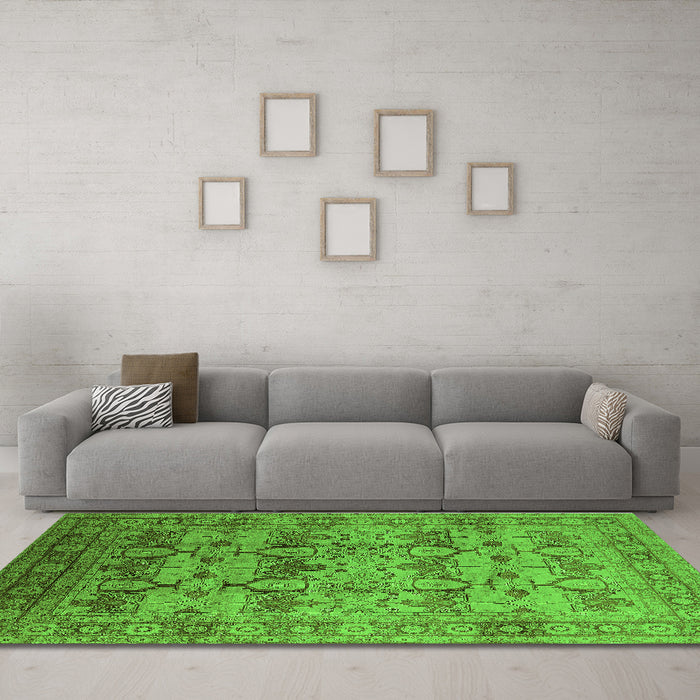 Machine Washable Oriental Green Industrial Area Rugs in a Living Room,, wshurb662grn