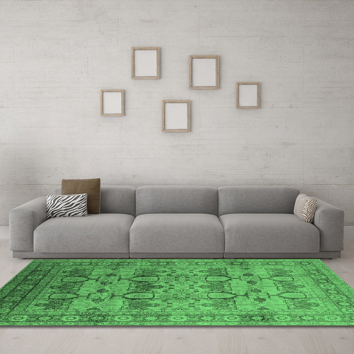 Machine Washable Oriental Emerald Green Industrial Area Rugs in a Living Room,, wshurb662emgrn