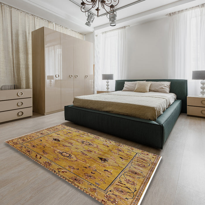 Mid-Century Modern Gold Oriental Rug in a Bedroom, urb663