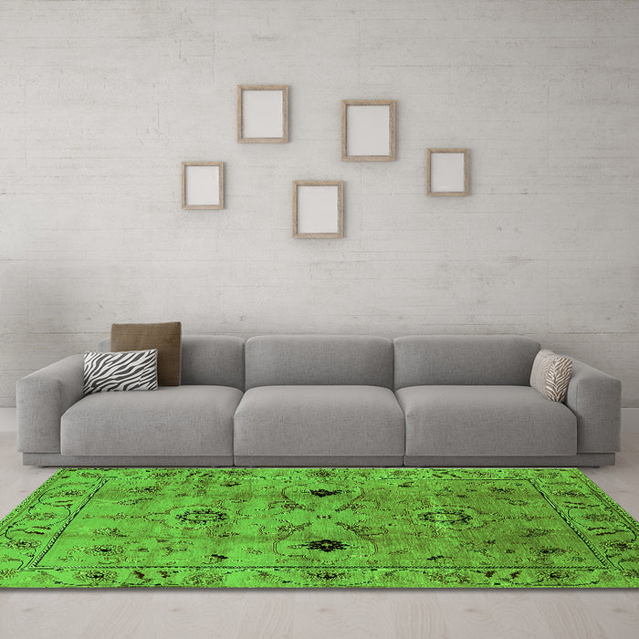 Machine Washable Oriental Green Industrial Area Rugs in a Living Room,, wshurb663grn