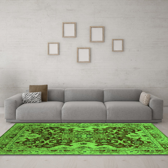 Machine Washable Oriental Green Industrial Area Rugs in a Living Room,, wshurb665grn