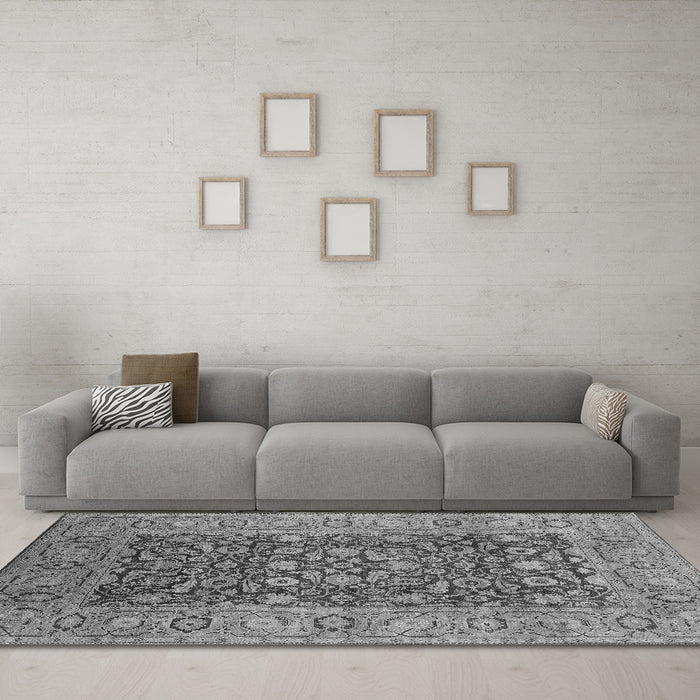 Machine Washable Oriental Gray Industrial Rug in a Living Room,, wshurb666gry