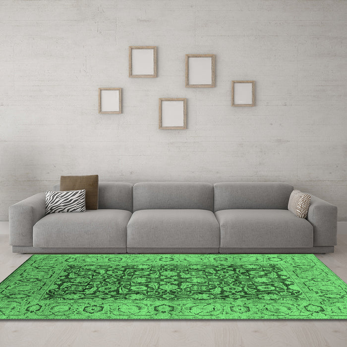 Machine Washable Oriental Emerald Green Industrial Area Rugs in a Living Room,, wshurb666emgrn