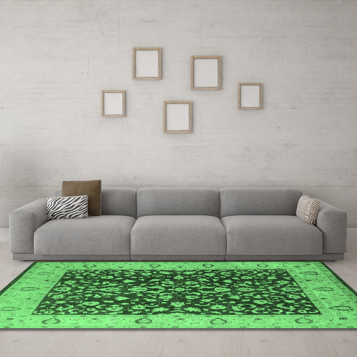 Machine Washable Oriental Emerald Green Industrial Area Rugs in a Living Room,, wshurb667emgrn