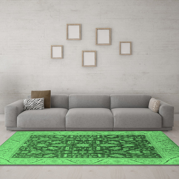 Machine Washable Oriental Emerald Green Industrial Area Rugs in a Living Room,, wshurb668emgrn