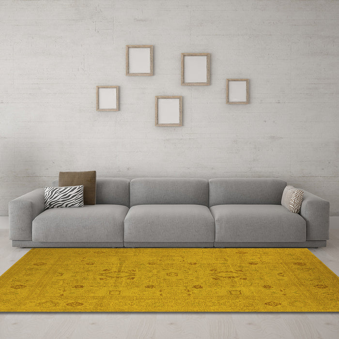 Machine Washable Oriental Yellow Industrial Rug in a Living Room, wshurb670yw