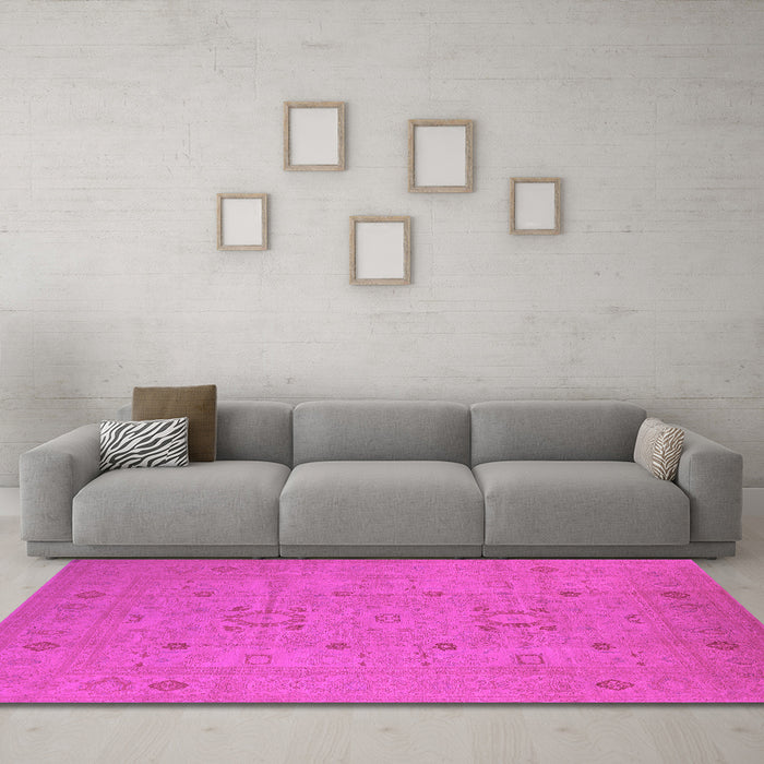 Machine Washable Oriental Pink Industrial Rug in a Living Room, wshurb670pnk