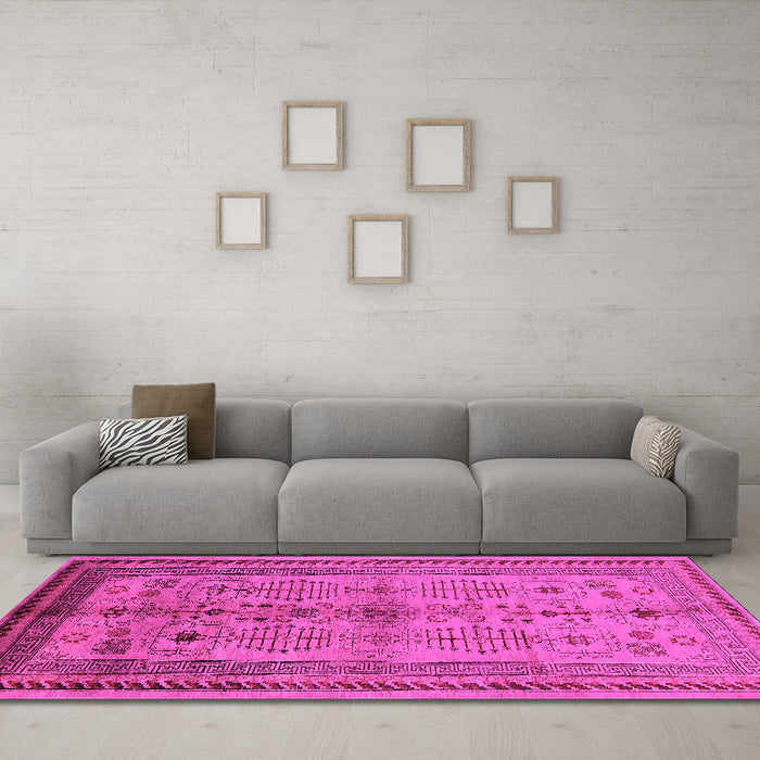 Machine Washable Oriental Pink Industrial Rug in a Living Room, wshurb673pnk