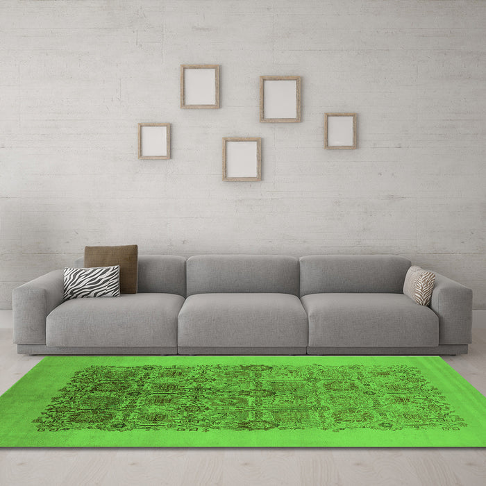 Machine Washable Oriental Green Industrial Area Rugs in a Living Room,, wshurb674grn