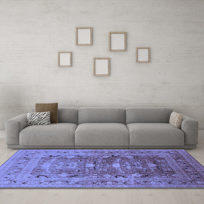Machine Washable Oriental Blue Traditional Rug in a Living Room, wshurb675blu